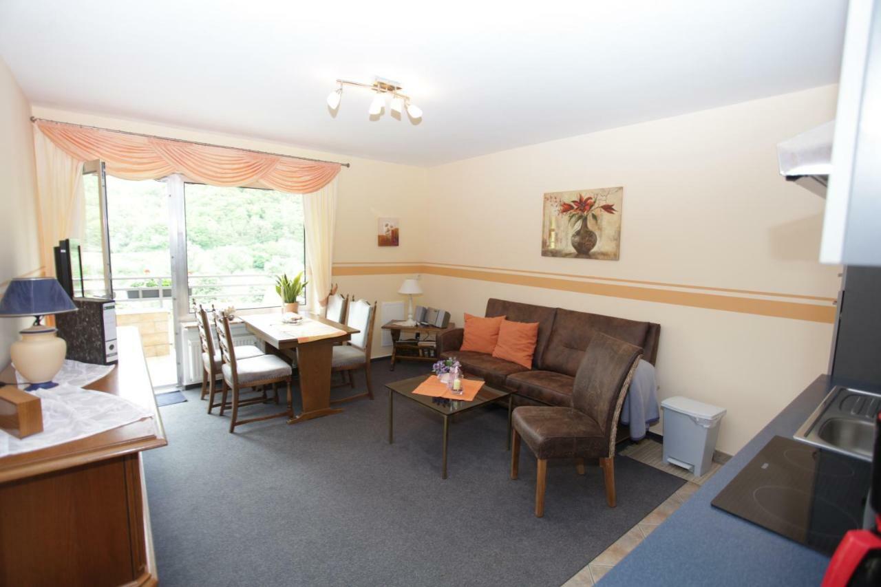 Ferienwohnung Moselblick-Stein Valwig Bagian luar foto