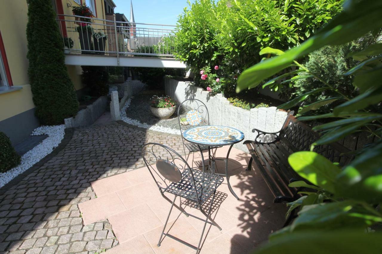 Ferienwohnung Moselblick-Stein Valwig Bagian luar foto